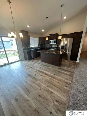 7762 N 87th Street, Omaha, NE 68122