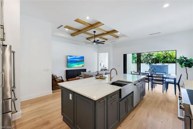 668 93rd AVE N, Naples, FL 34108