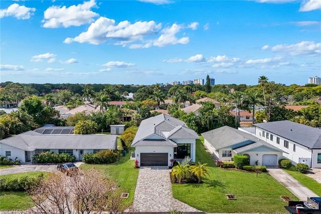 668 93rd AVE N, Naples, FL 34108