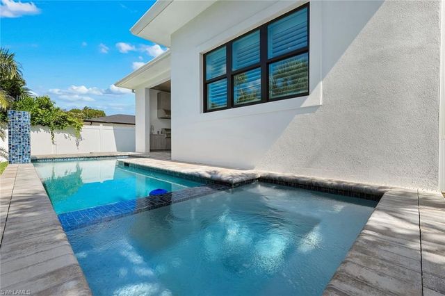 668 93rd AVE N, Naples, FL 34108
