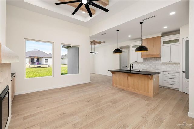 906 Azalea Street, Mission, TX 78574