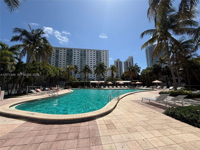 19380 Collins Avenue PH-11, Sunny Isles Beach, FL 33160