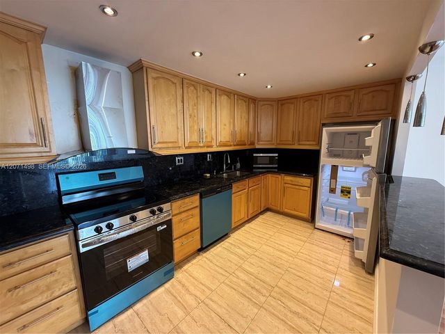 19380 Collins Avenue PH-11, Sunny Isles Beach, FL 33160