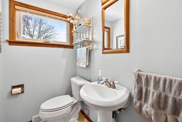 228 FREDERICK STREET, Menasha, WI 54952