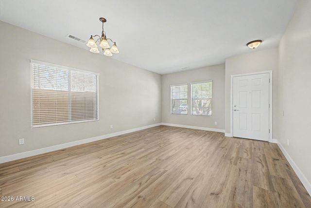 2042 W DAVIS Road, Phoenix, AZ 85023