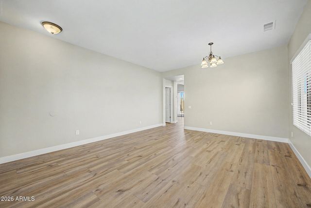 2042 W DAVIS Road, Phoenix, AZ 85023
