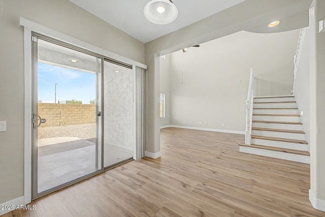 2042 W DAVIS Road, Phoenix, AZ 85023