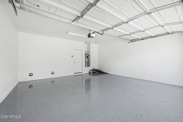 2042 W DAVIS Road, Phoenix, AZ 85023