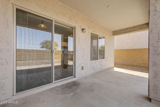 2042 W DAVIS Road, Phoenix, AZ 85023