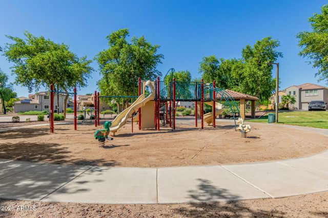 2042 W DAVIS Road, Phoenix, AZ 85023