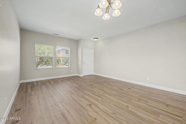 2042 W DAVIS Road, Phoenix, AZ 85023