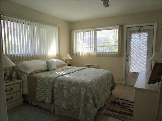 2000 NE 51st Court 201, Fort Lauderdale, FL 33308