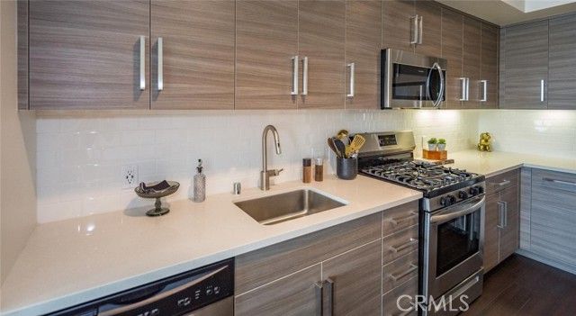 150 Van Ness Avenue 1222, San Francisco, CA 94102