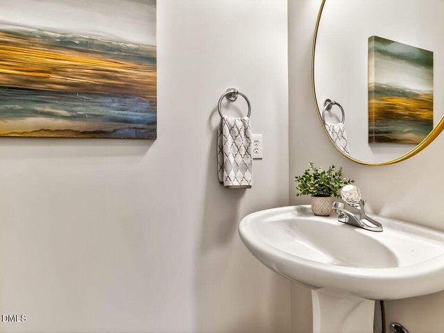 157 Summit Oaks Lane, Holly Springs, NC 27540