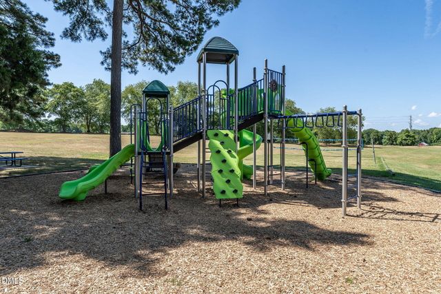 157 Summit Oaks Lane, Holly Springs, NC 27540