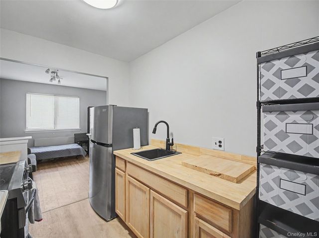 25 Village Park Drive 2F, Fishkill, NY 12524