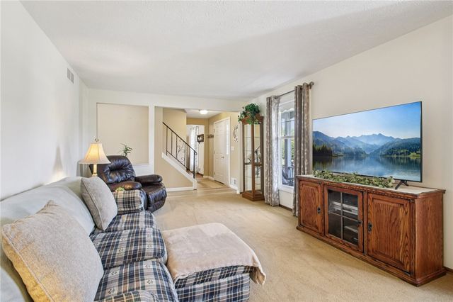 266 Widgedon, Greece, NY 14468