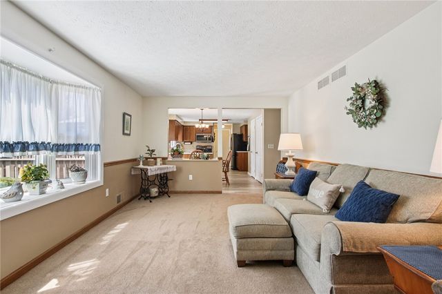 266 Widgedon, Greece, NY 14468