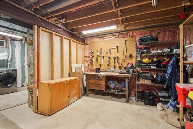 266 Widgedon, Greece, NY 14468