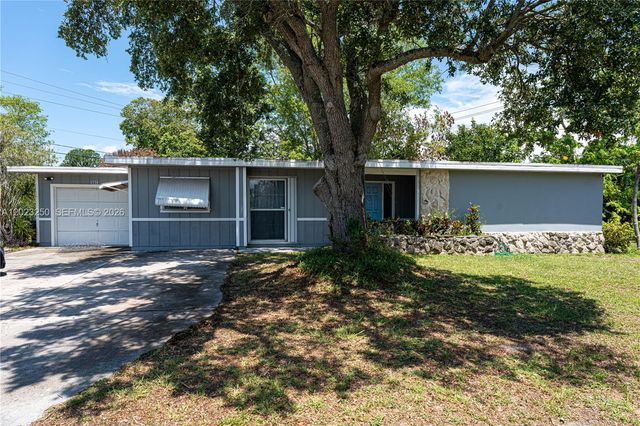 982 SW Airoso Boulevard, Port St. Lucie, Port St Lucie, FL 34983