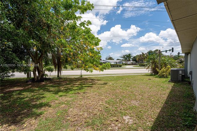 982 SW Airoso Boulevard, Port St. Lucie, Port St Lucie, FL 34983