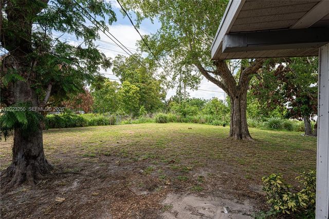 982 SW Airoso Boulevard, Port St. Lucie, Port St Lucie, FL 34983