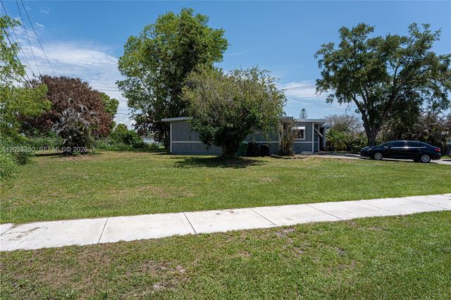 982 SW Airoso Boulevard, Port St. Lucie, Port St Lucie, FL 34983