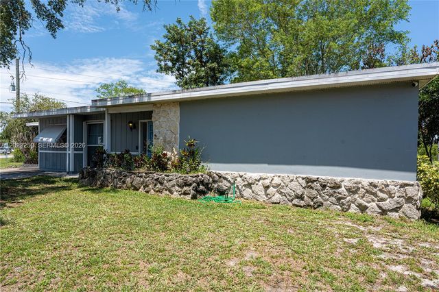 982 SW Airoso Boulevard, Port St. Lucie, Port St Lucie, FL 34983