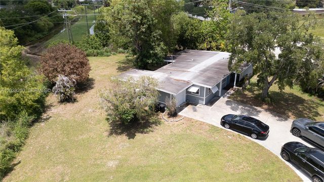 982 SW Airoso Boulevard, Port St. Lucie, Port St Lucie, FL 34983