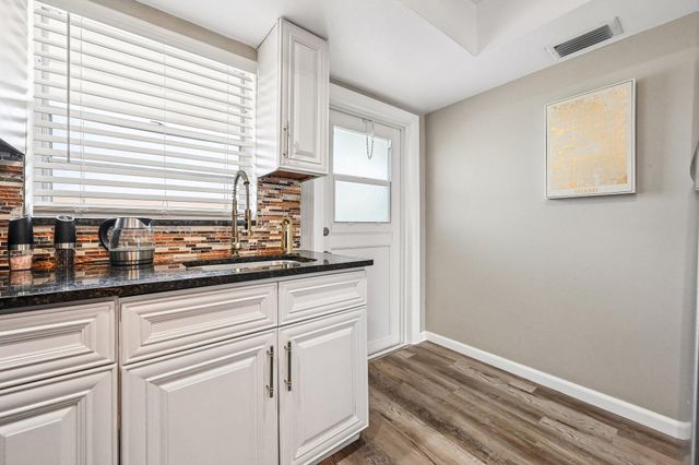 312 NE 17th Avenue 202, Boynton Beach, FL 33435