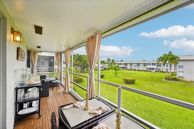 312 NE 17th Avenue 202, Boynton Beach, FL 33435
