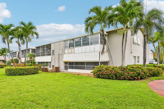 312 NE 17th Avenue 202, Boynton Beach, FL 33435