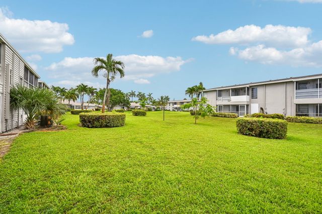 312 NE 17th Avenue 202, Boynton Beach, FL 33435