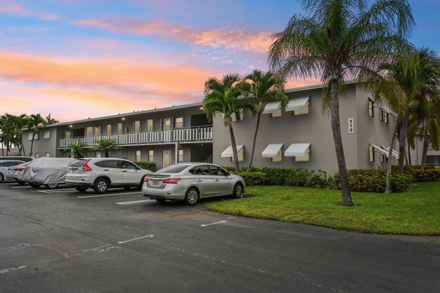 312 NE 17th Avenue 202, Boynton Beach, FL 33435