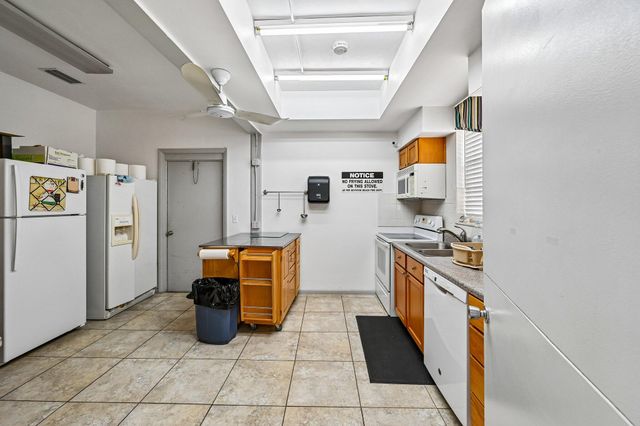 312 NE 17th Avenue 202, Boynton Beach, FL 33435