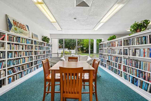 312 NE 17th Avenue 202, Boynton Beach, FL 33435