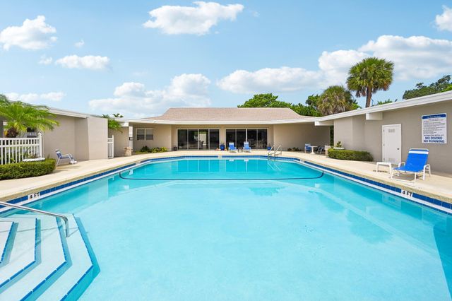 312 NE 17th Avenue 202, Boynton Beach, FL 33435