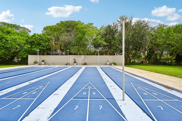 312 NE 17th Avenue 202, Boynton Beach, FL 33435