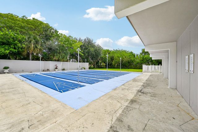312 NE 17th Avenue 202, Boynton Beach, FL 33435