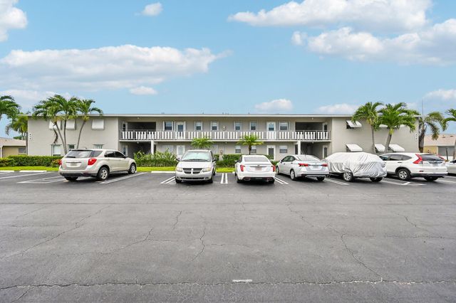 312 NE 17th Avenue 202, Boynton Beach, FL 33435
