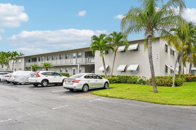 312 NE 17th Avenue 202, Boynton Beach, FL 33435