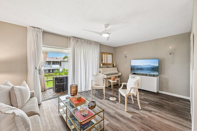 312 NE 17th Avenue 202, Boynton Beach, FL 33435