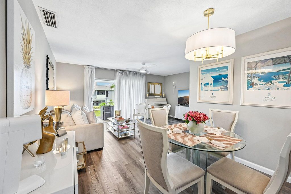 312 NE 17th Avenue 202, Boynton Beach, FL 33435