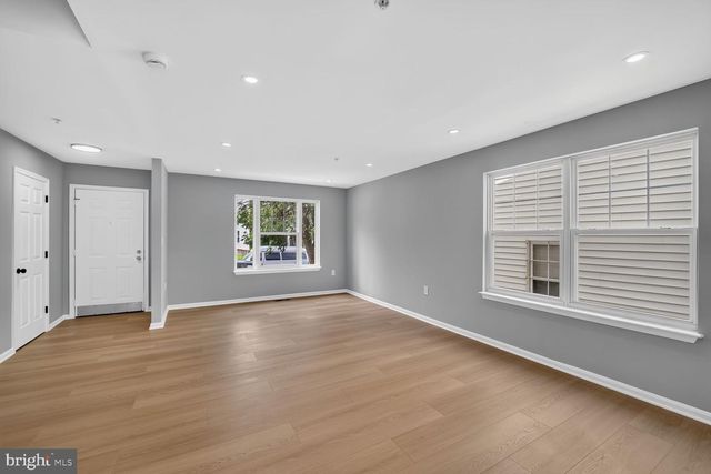 4014 BLAKNEY LN SE, Washington, DC 20032
