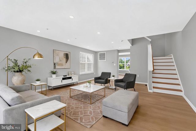 4014 BLAKNEY LN SE, Washington, DC 20032