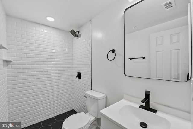 4014 BLAKNEY LN SE, Washington, DC 20032
