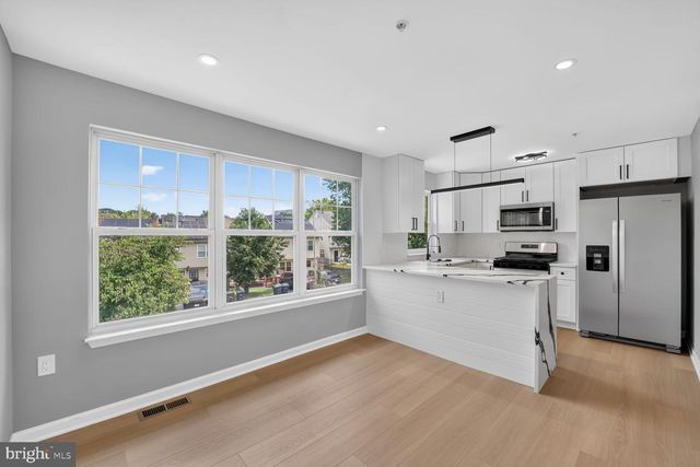 4014 BLAKNEY LN SE, Washington, DC 20032