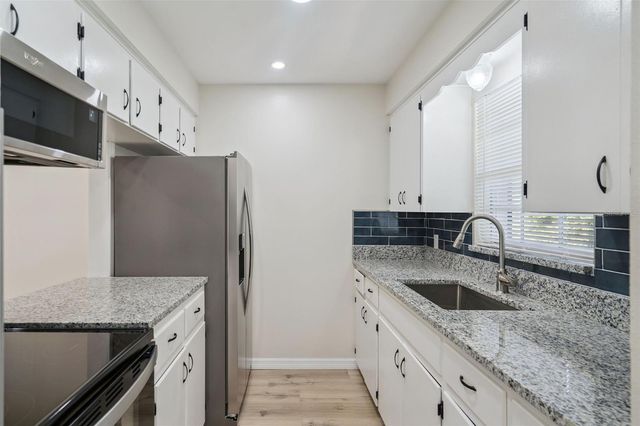 791 LAKE AVENUE 6, Clermont, FL 34711