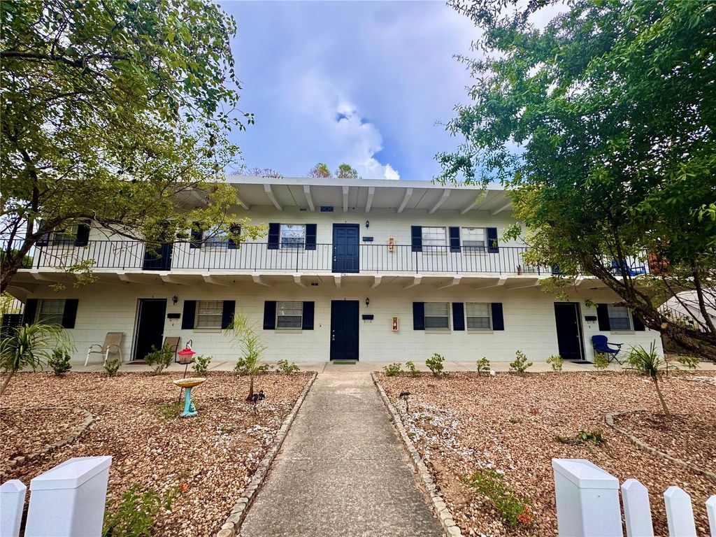 791 LAKE AVENUE 6, Clermont, FL 34711