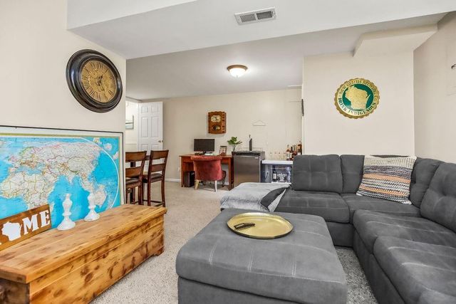 1300 NE Magnolia Street, Lee's Summit, MO 64086